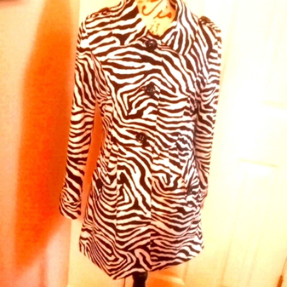 LISA INTERNATIONAL LIGHT WT. JACKET